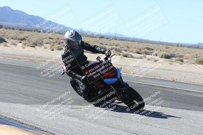 media/Dec-01-2025-Moto Forza (Mon) [[2daa91e15f]]/3-Beginner Group/Session 3 (Turn 16 Inside)/